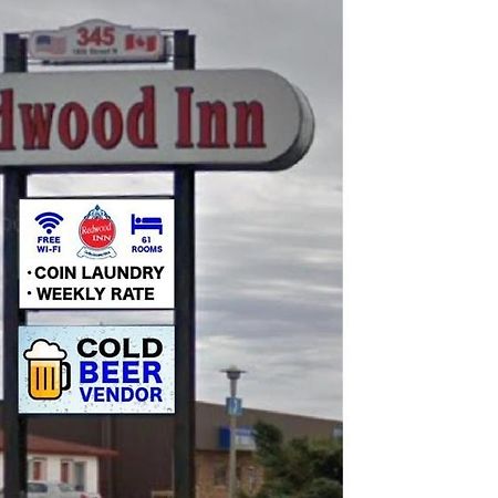 Redwood Motor Inn Brandon Luaran gambar