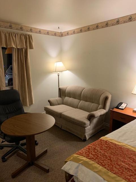 Redwood Motor Inn Brandon Luaran gambar