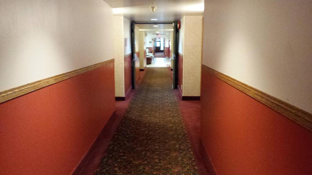 Redwood Motor Inn Brandon Luaran gambar