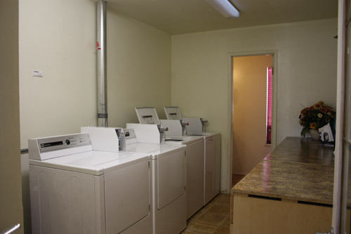 Redwood Motor Inn Brandon Luaran gambar