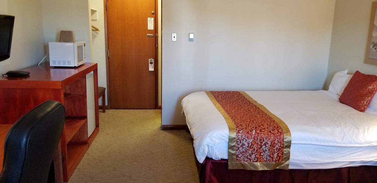 Redwood Motor Inn Brandon Luaran gambar
