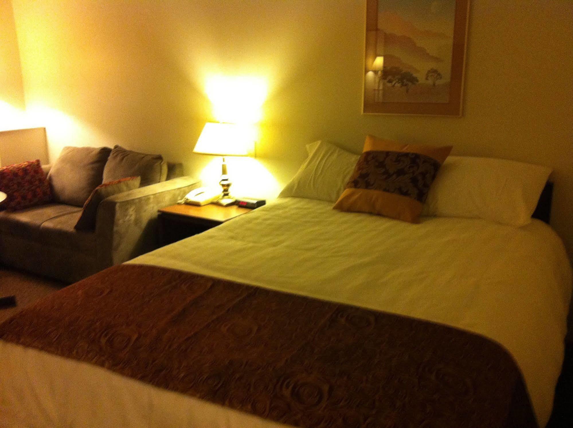 Redwood Motor Inn Brandon Luaran gambar