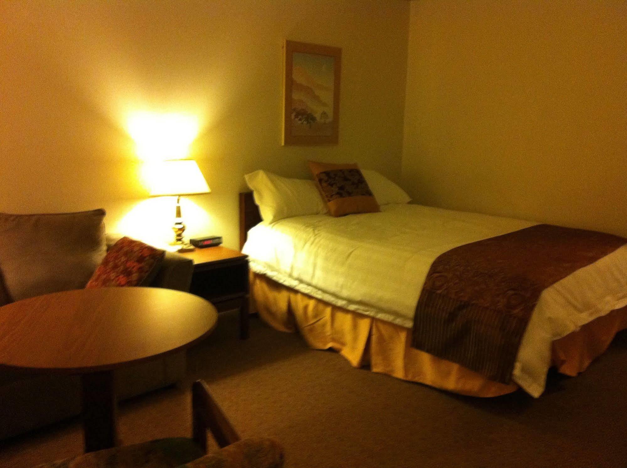 Redwood Motor Inn Brandon Luaran gambar